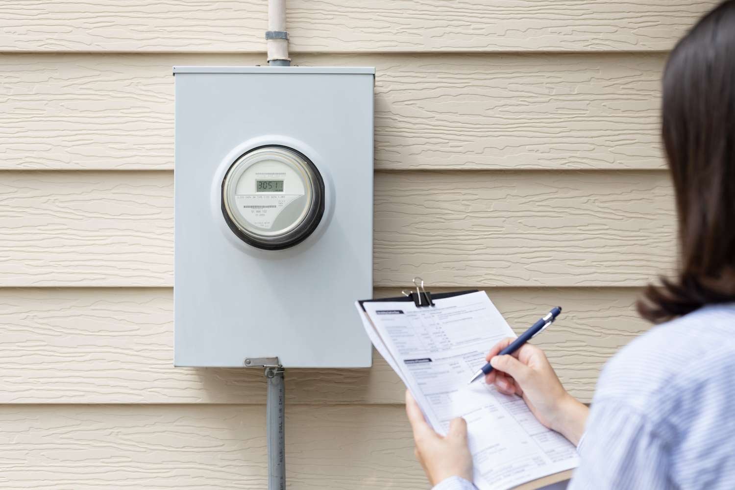 A Homeowner’s Guide to Legal Ways to Lower Electric Bill lower your electric bill 1388743 01 243292d0829e4f15a0c25d7564ddd3fd